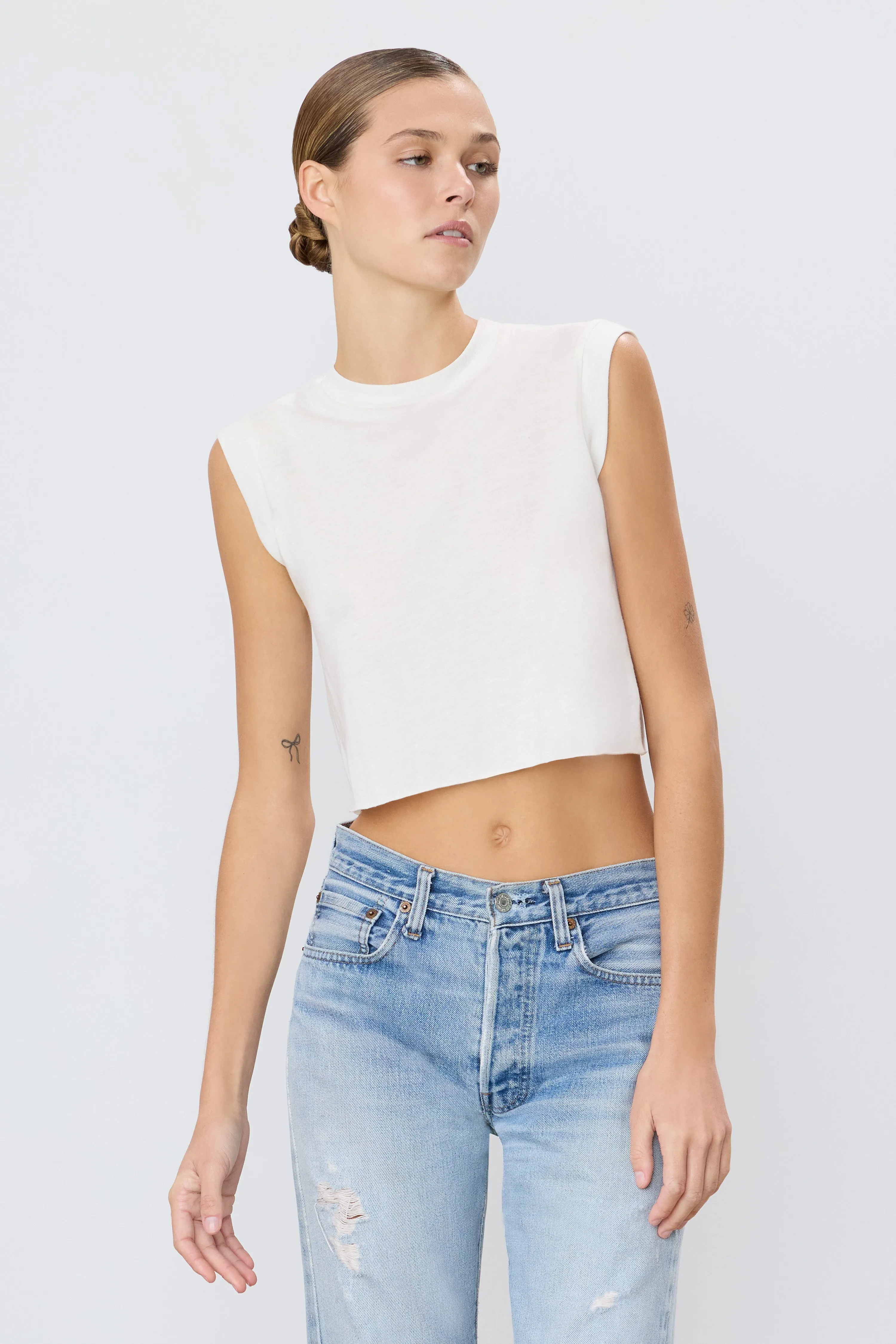 CROPPED MUSCLE TANK