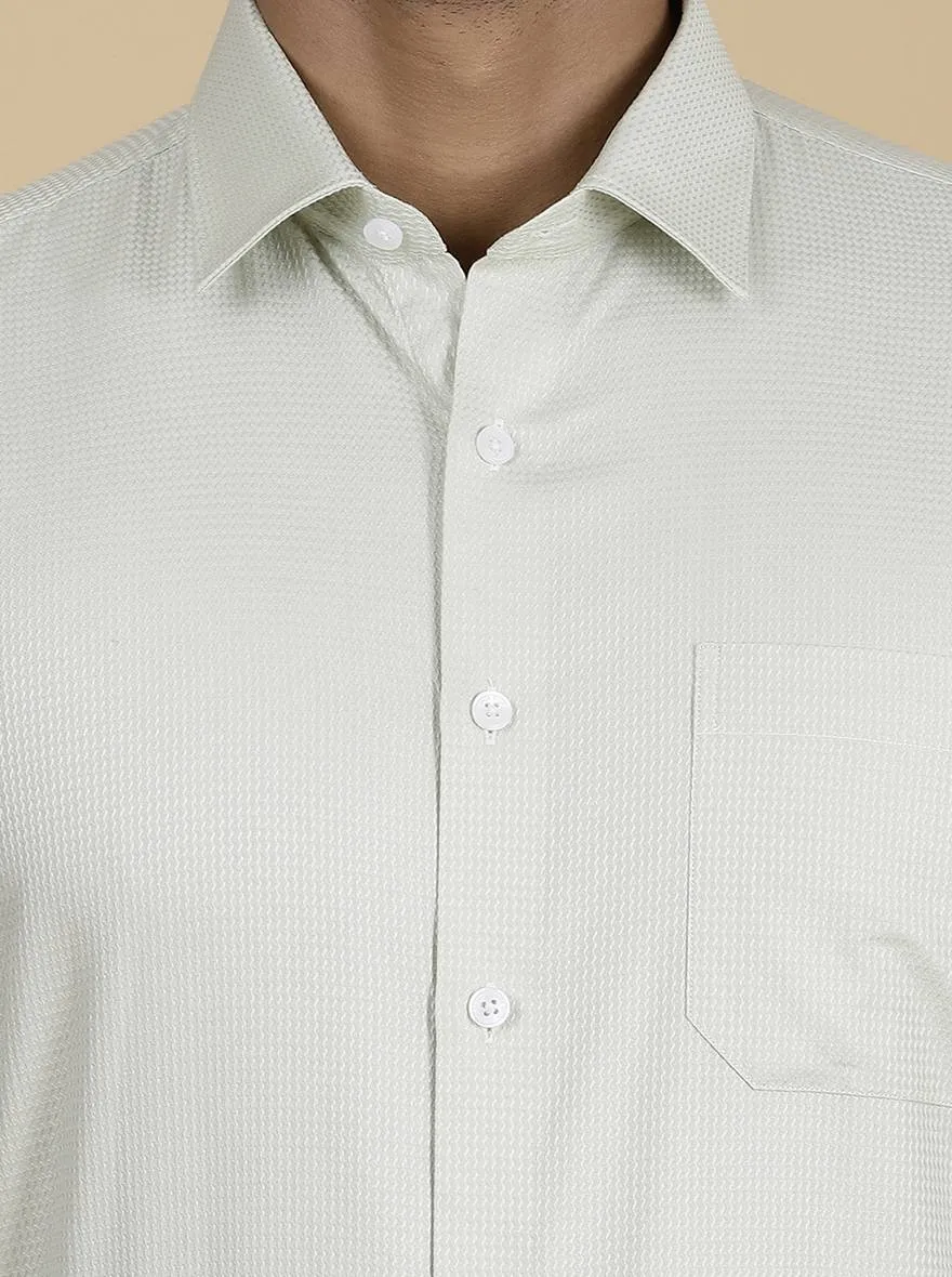 Light Green Solid Slim Fit Formal Shirt | JadeBlue