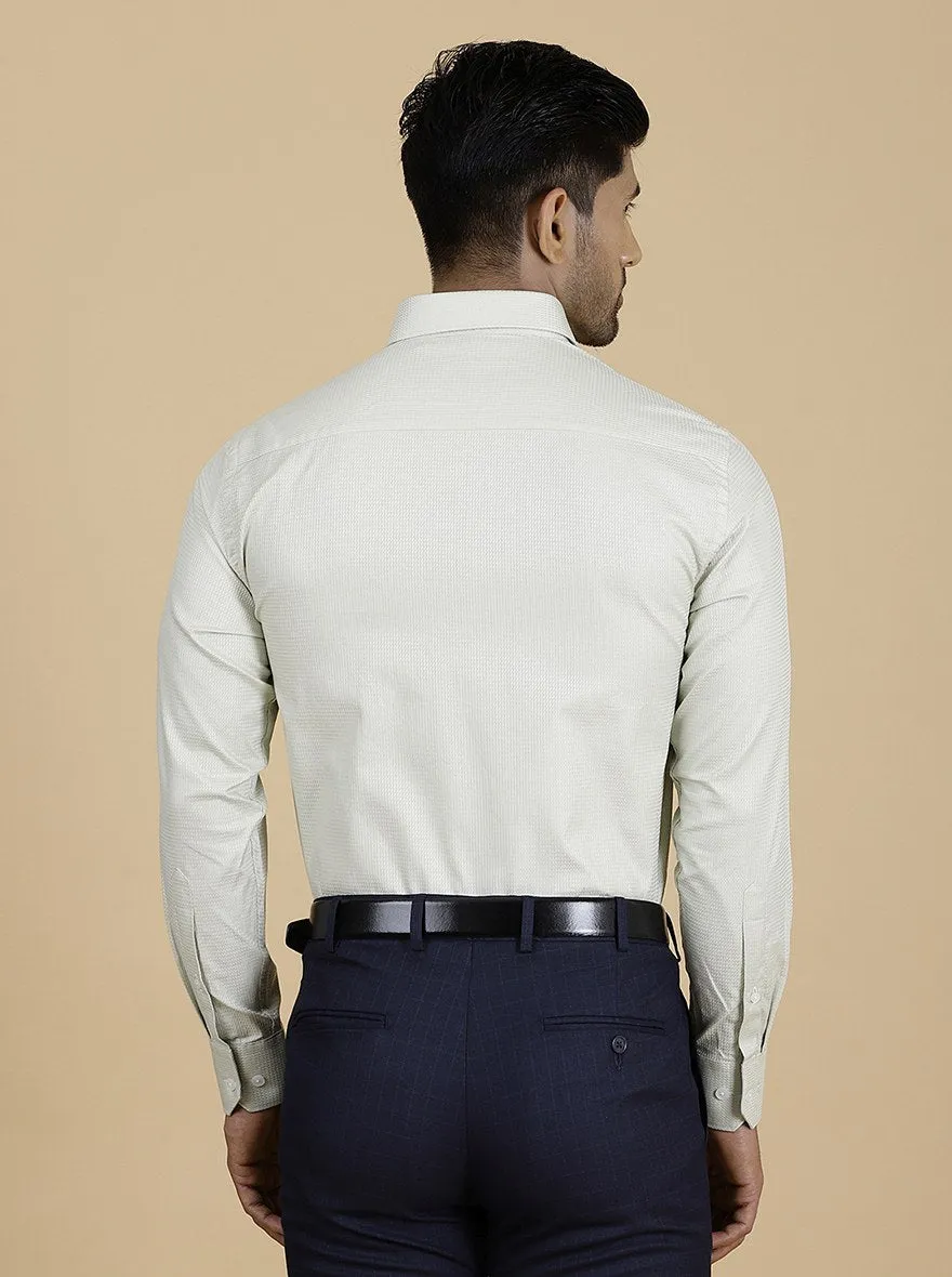 Light Green Solid Slim Fit Formal Shirt | JadeBlue