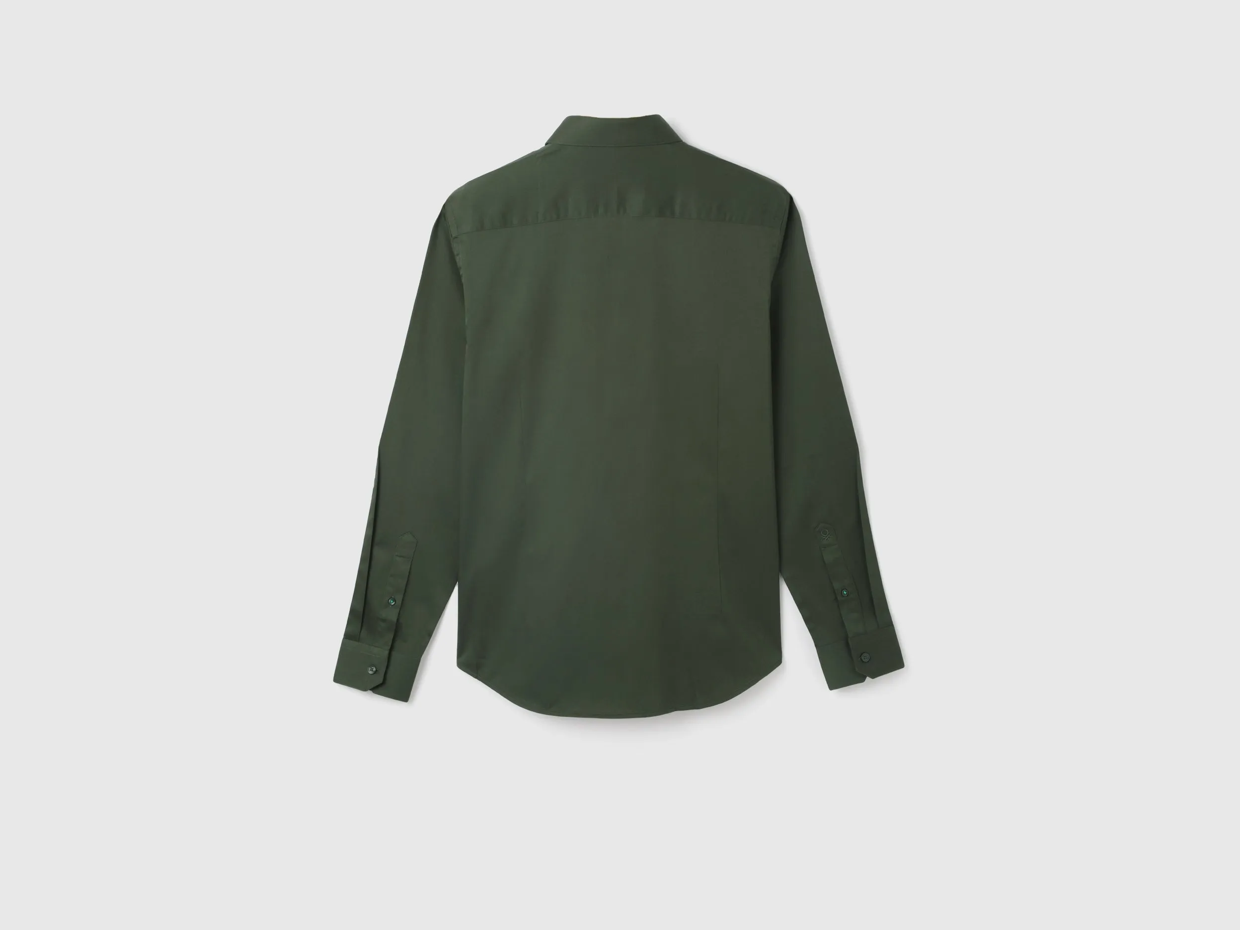 Men's Slim Fit Cutaway Collar Solid Shirts