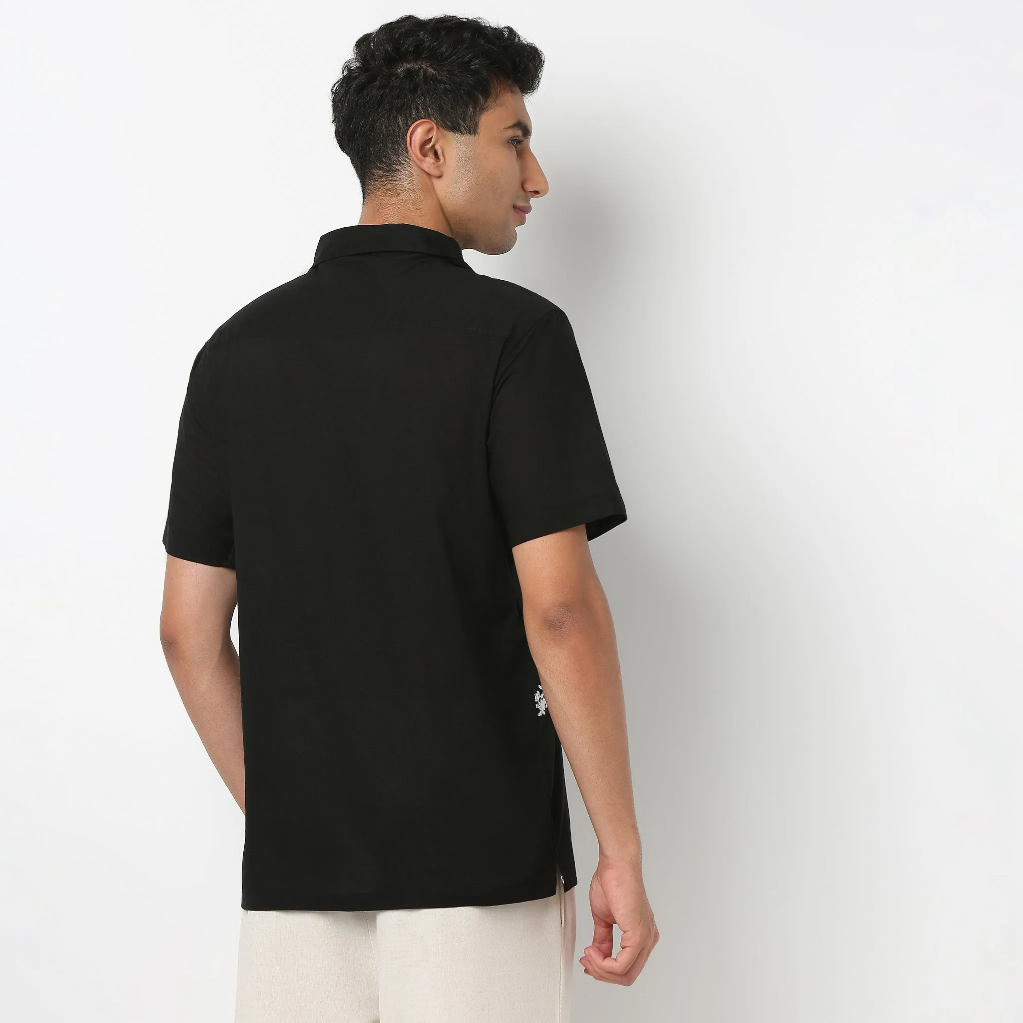 Moodᵉˣ Shirt - Camp Collar Solid with Embroidery Pattern