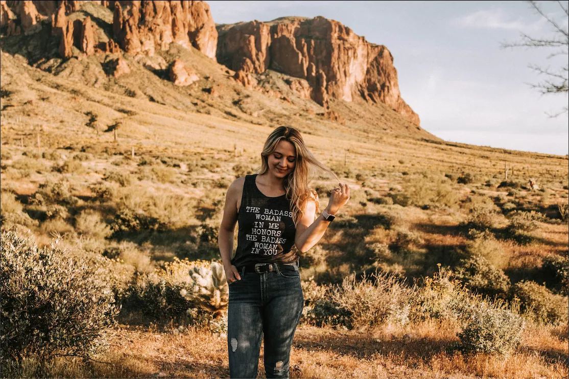 The Badass Woman In Me Honors The Badass Woman In You - Muscle Tank