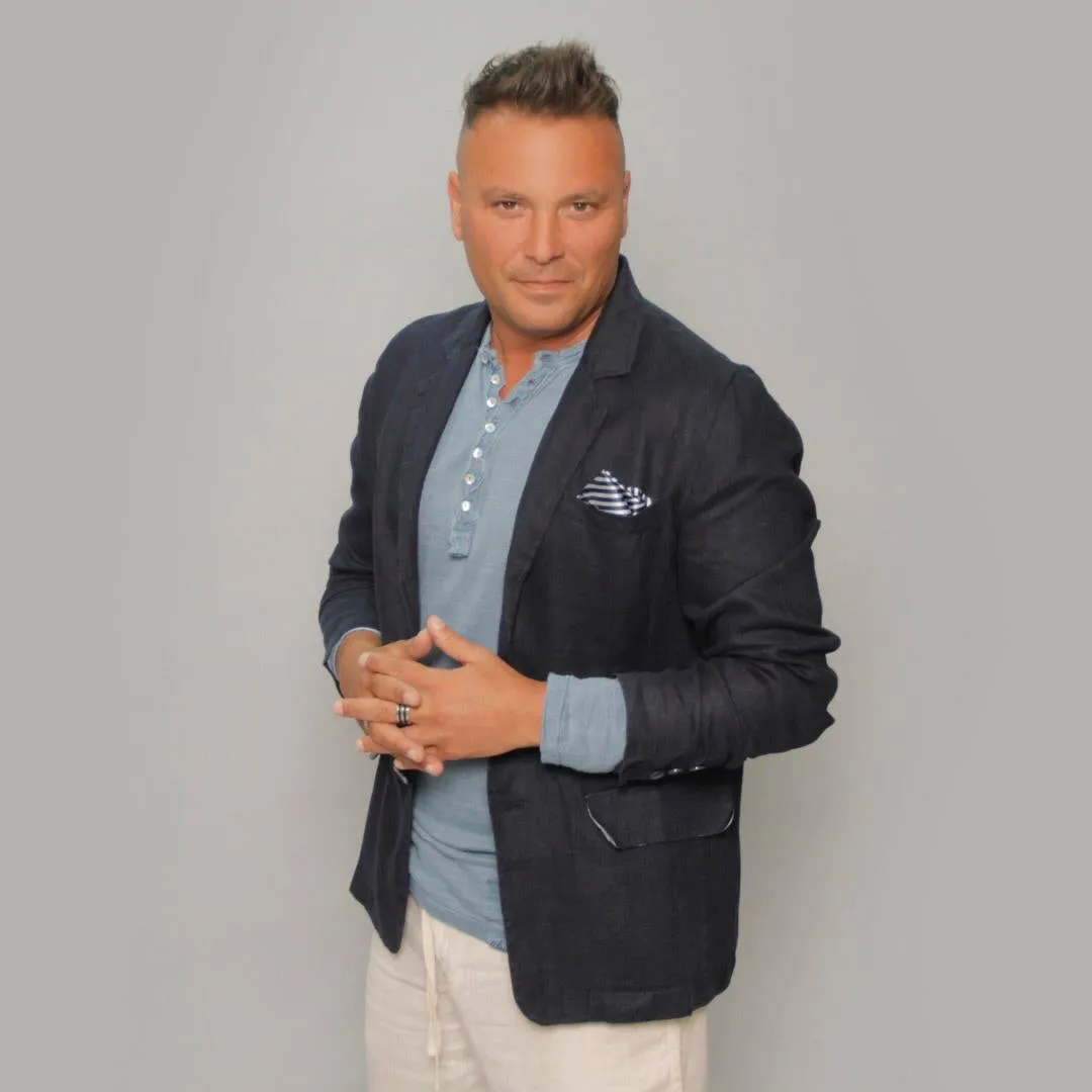 The Linen Blazer