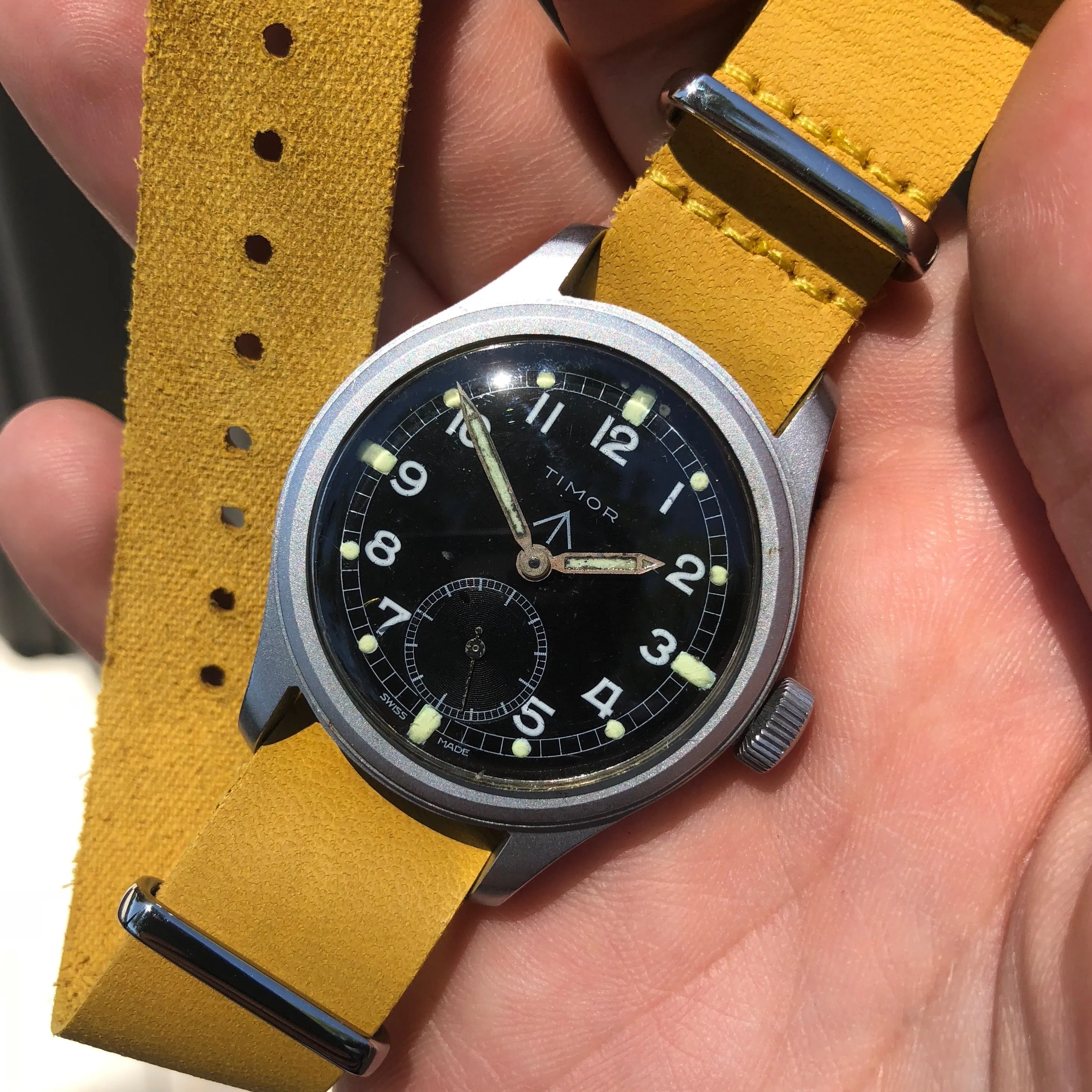 Vintage Timor WWW British Military Dirty Dozen WWII Black Cal. 6060 Wristwatch